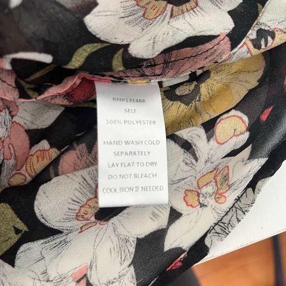 Fate size Medium ruffle long sleeve floral chiffon blouse - Picture 5 of 5